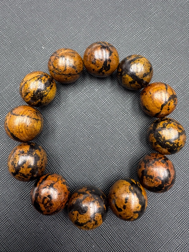 637沉木圆珠手串