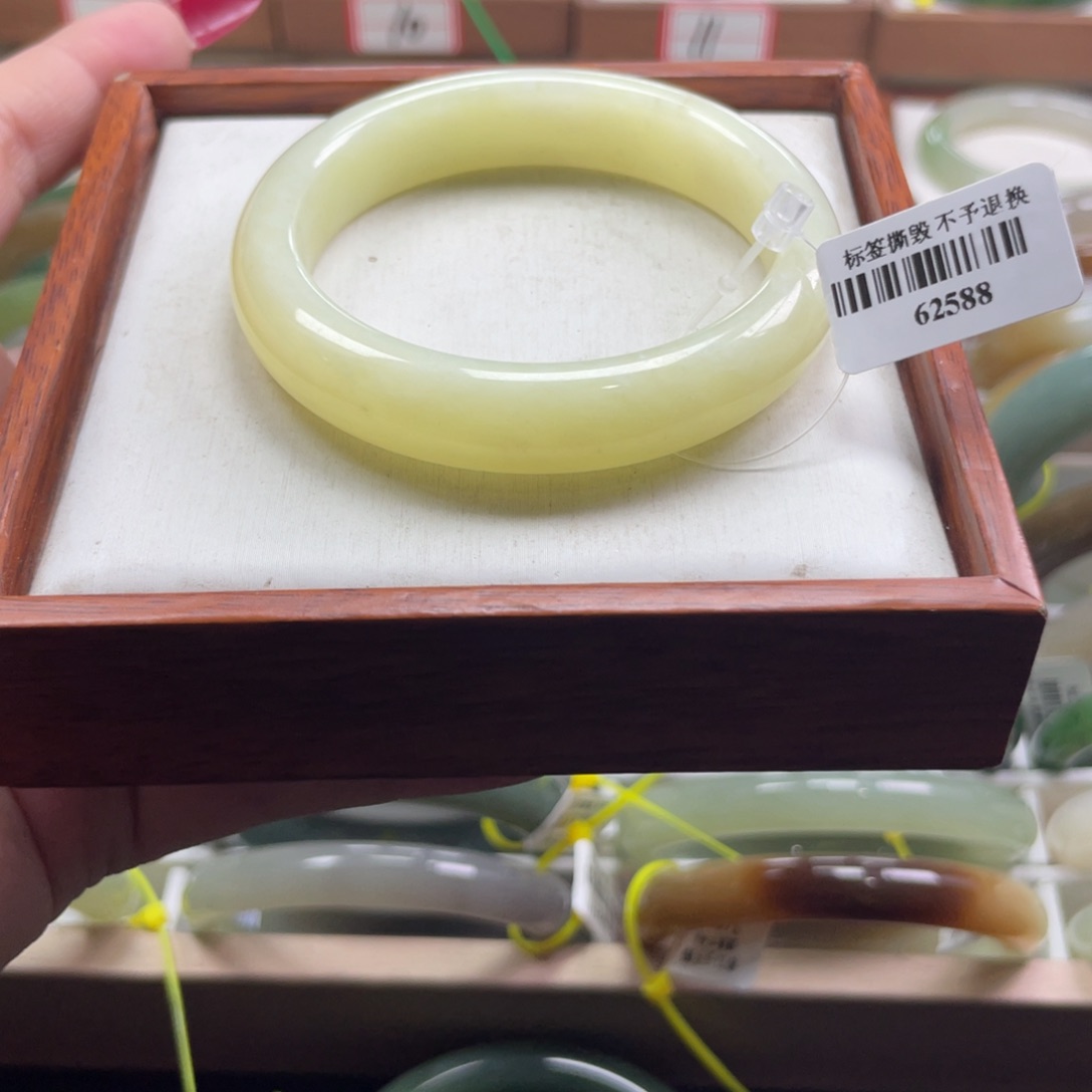 和田玉手镯未镶嵌22 52