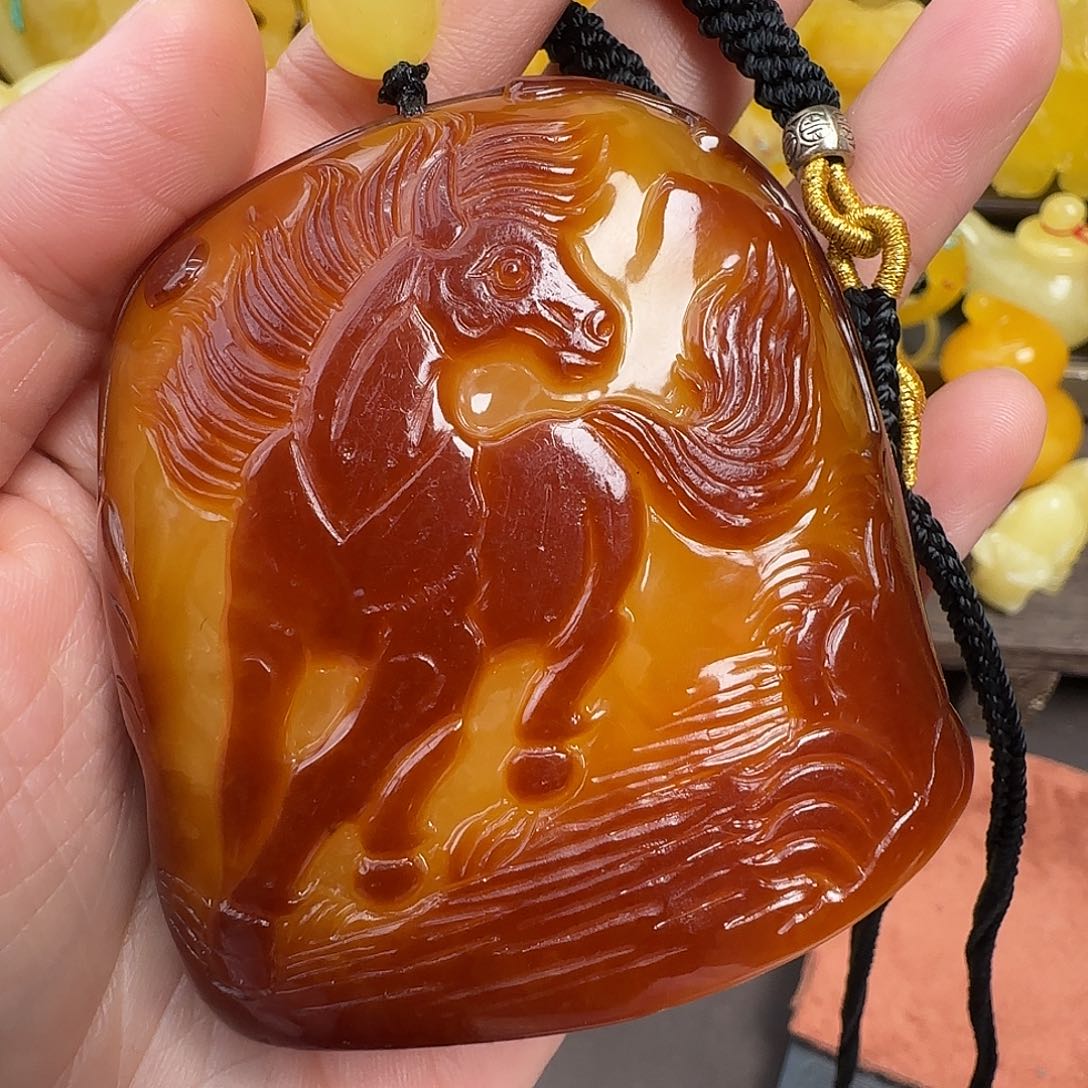 蜜蜡未镶嵌珠宝奇石