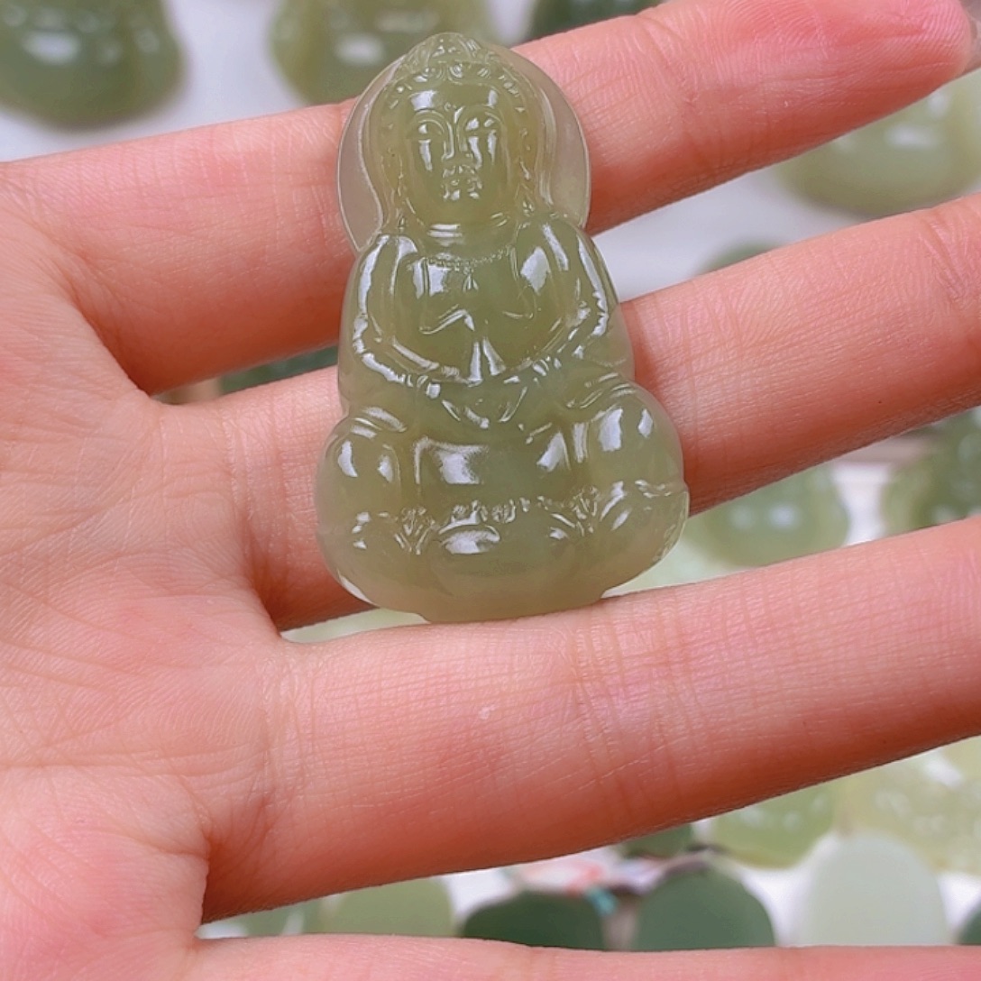 盛***开和田玉未镶嵌颈饰