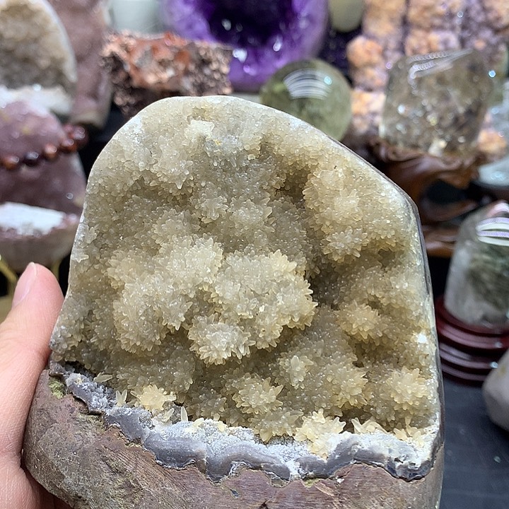 未镶嵌水晶大型摆件（非配饰）