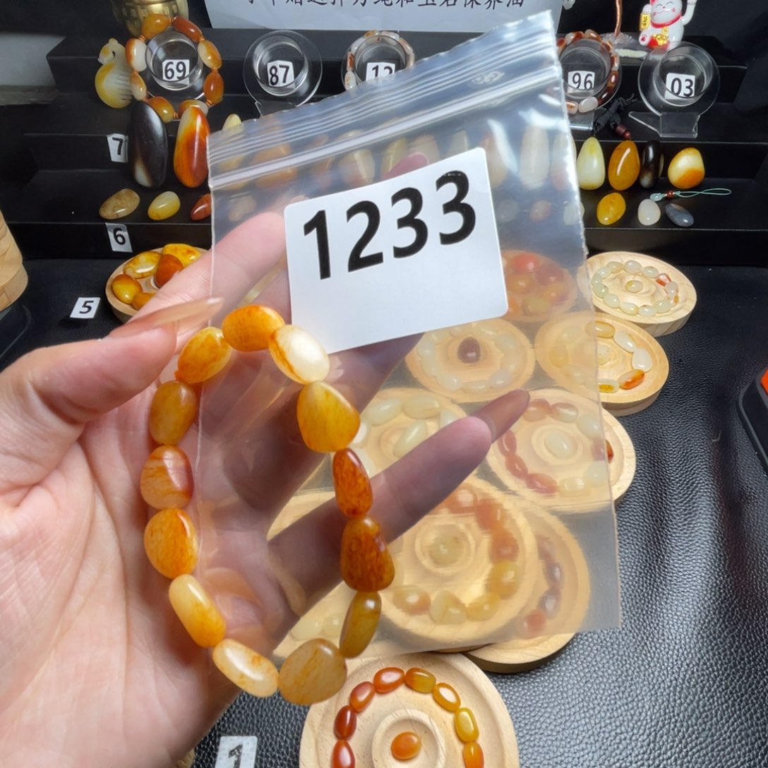 猴***兔和田玉未镶嵌手链