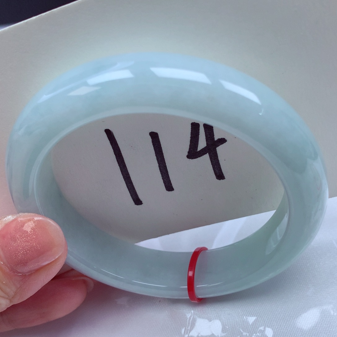 翡翠手镯未镶嵌翡翠