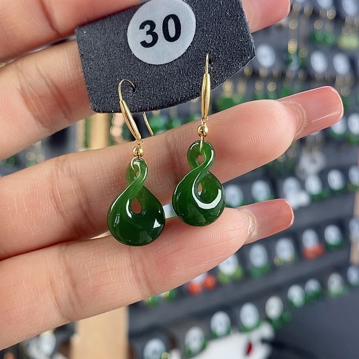 和田玉18K金镶嵌耳饰