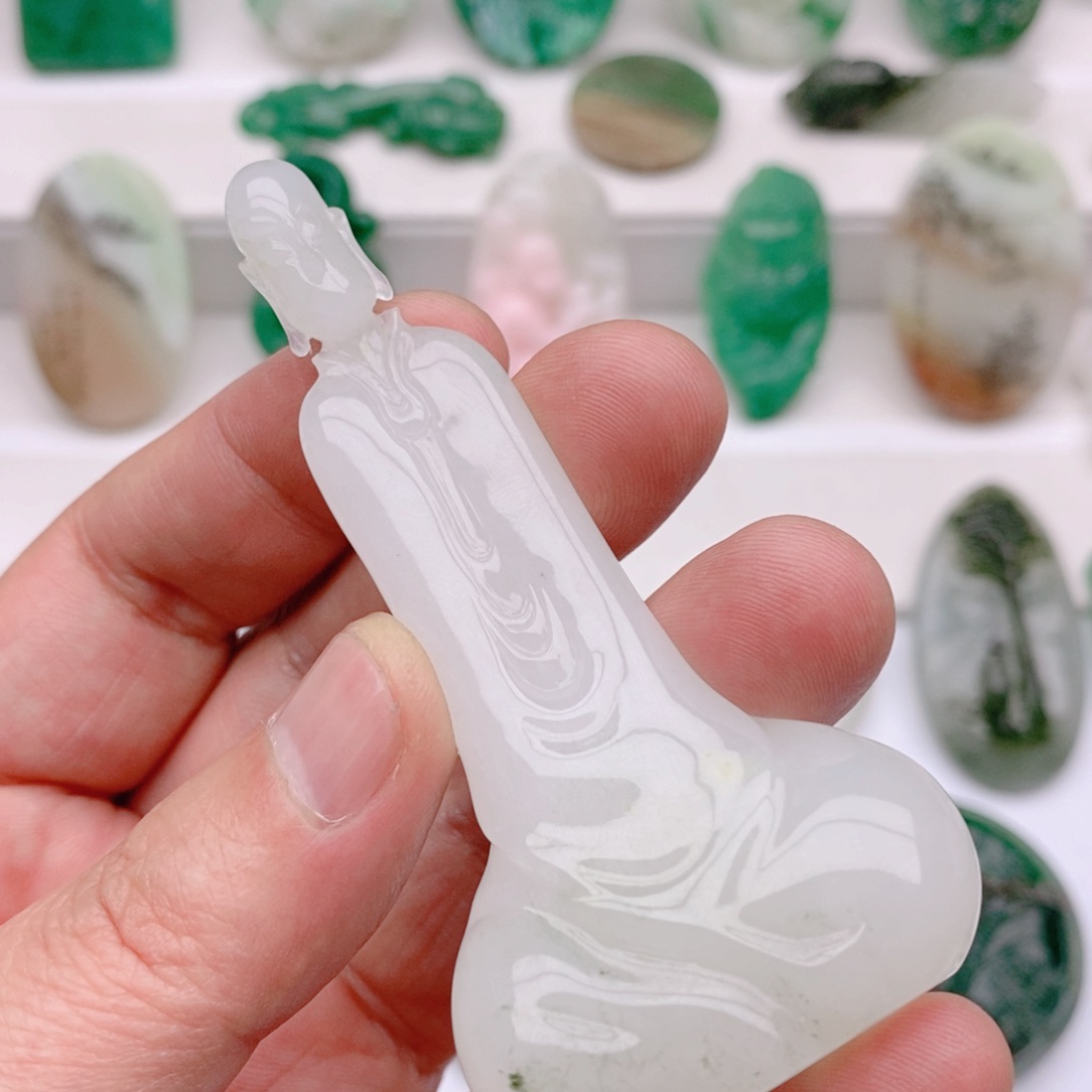 独山玉颈饰未镶嵌