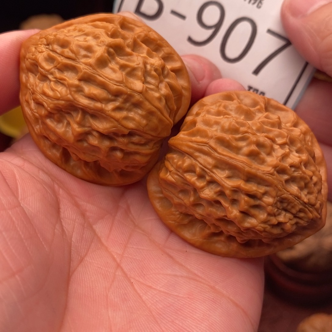 文玩核桃把件金牛38