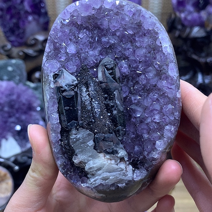 紫晶未镶嵌摆件奇石