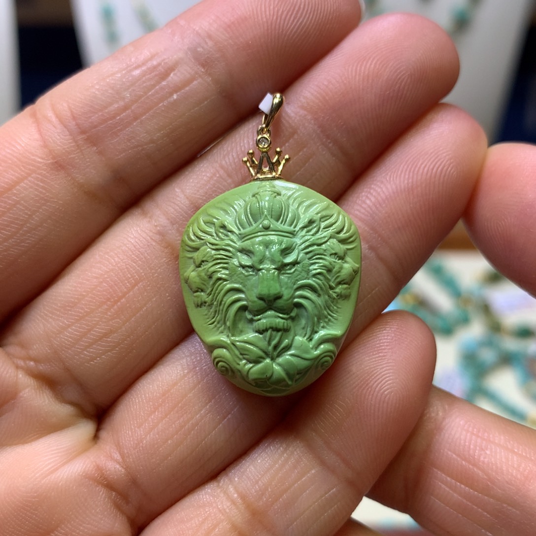 绿松石18K金镶嵌挂件