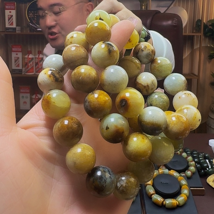 蛇纹石玉手串未镶嵌