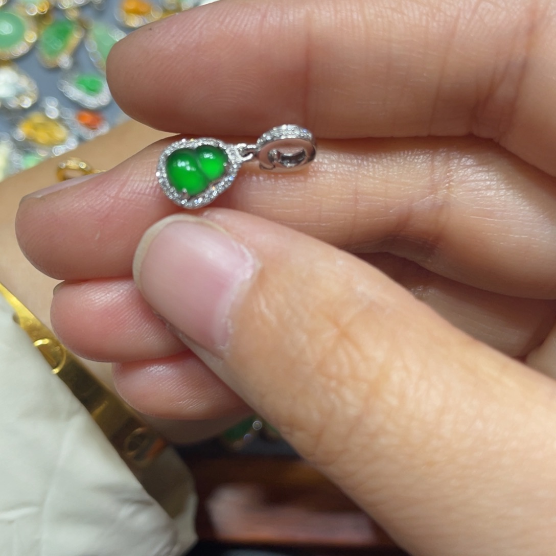 翡翠颈饰18K金镶嵌M*.天然