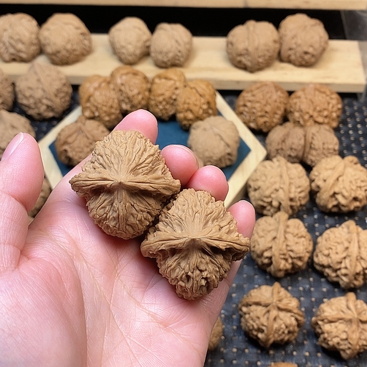 老***劲文玩核桃吊坠文玩核桃