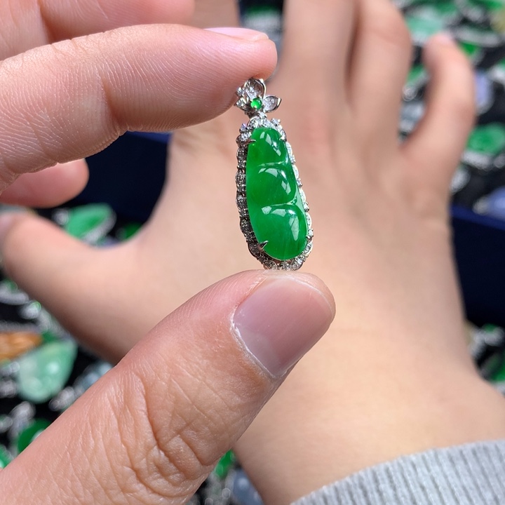 翡翠吊坠(不含链)18K金镶嵌