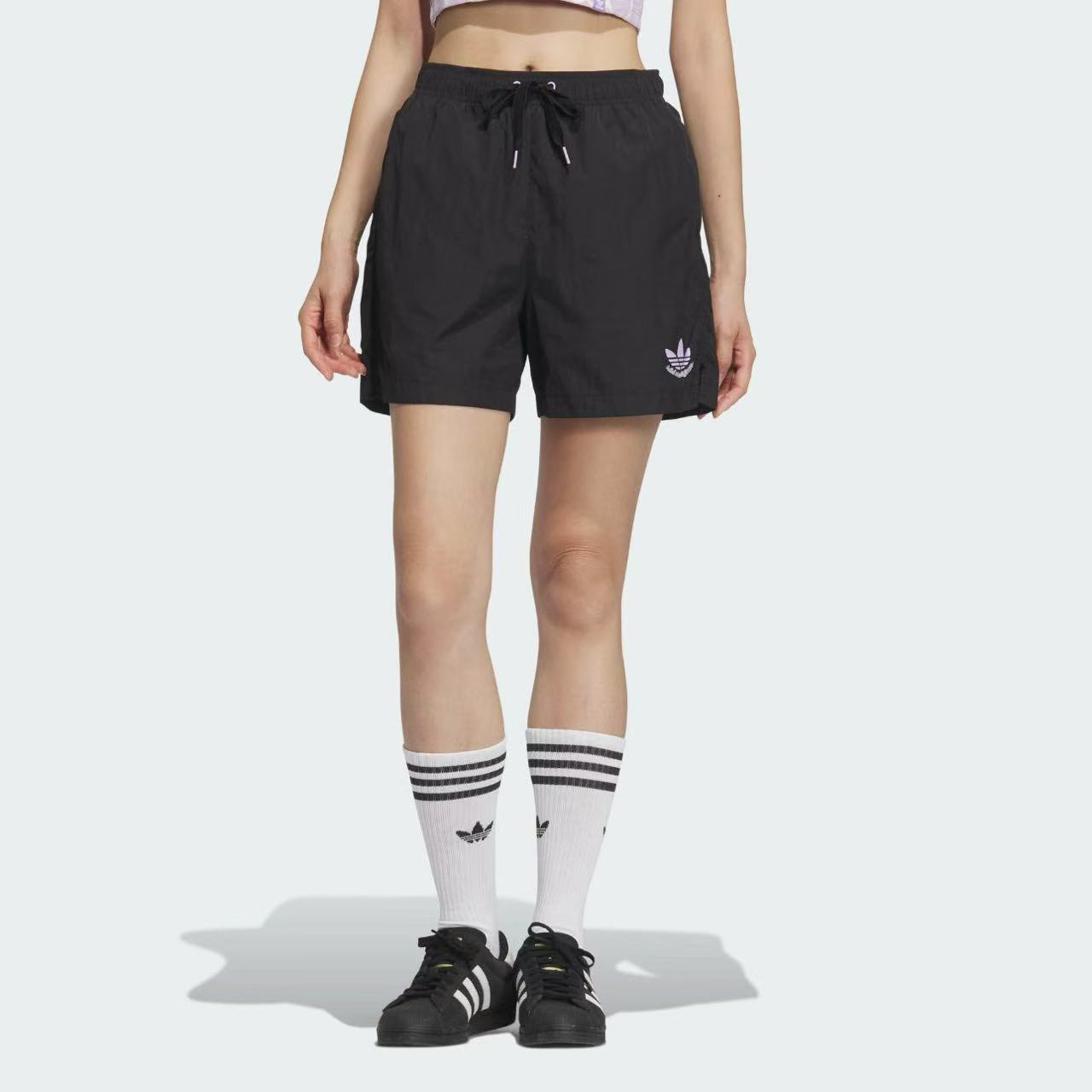 adidas/阿迪达斯【流光风】三叶草女子休闲生活运动短裤  JN1682