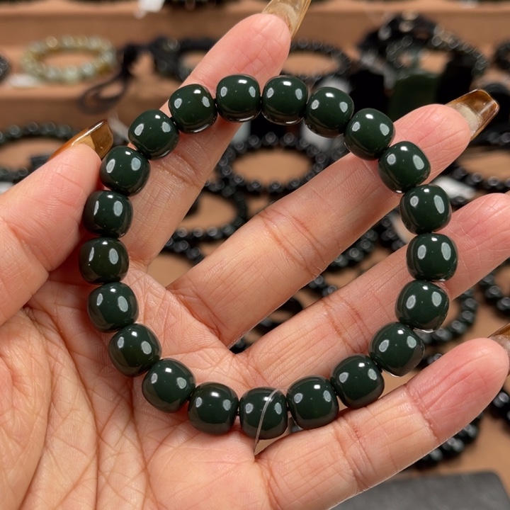 会***吗和田玉未镶嵌手链