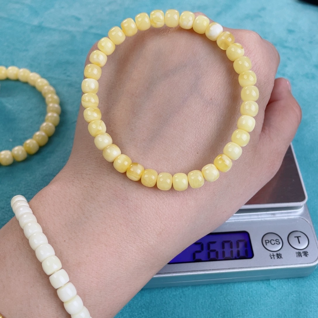 蜜蜡裸石未镶嵌蜜蜡95