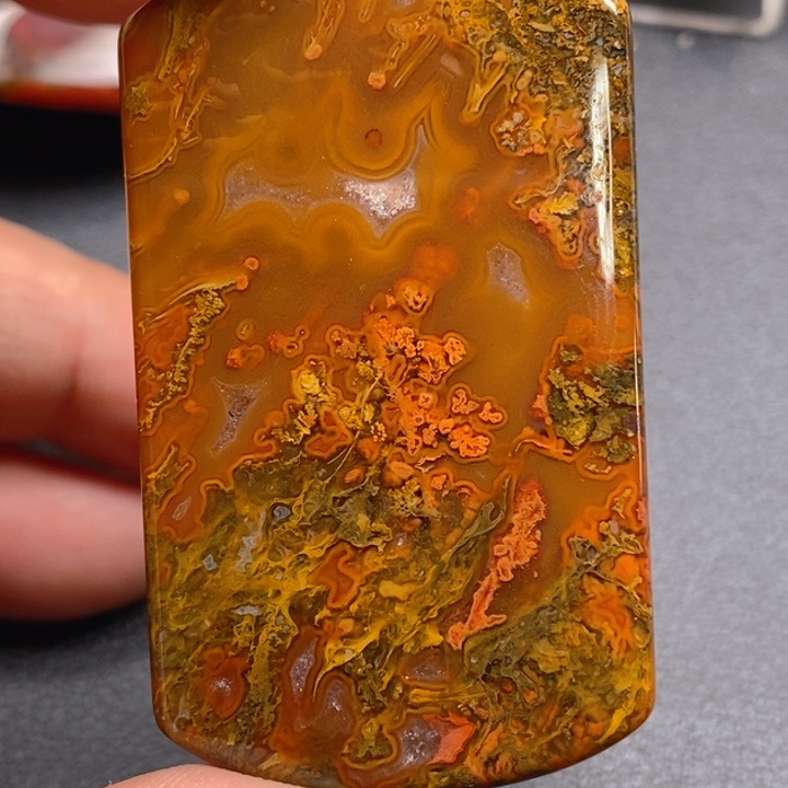 玛瑙/玉髓颈饰未镶嵌柳**明