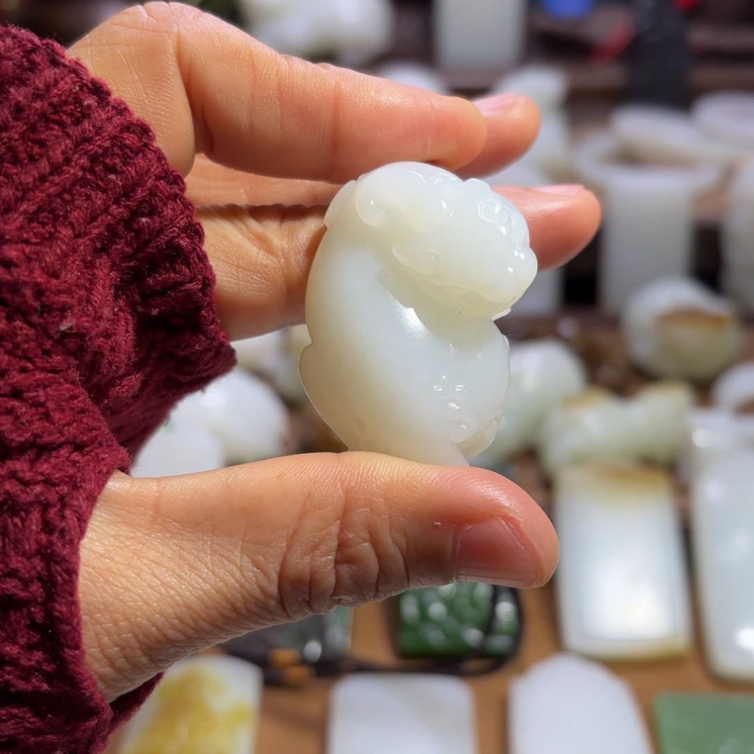 和田玉颈饰未镶嵌