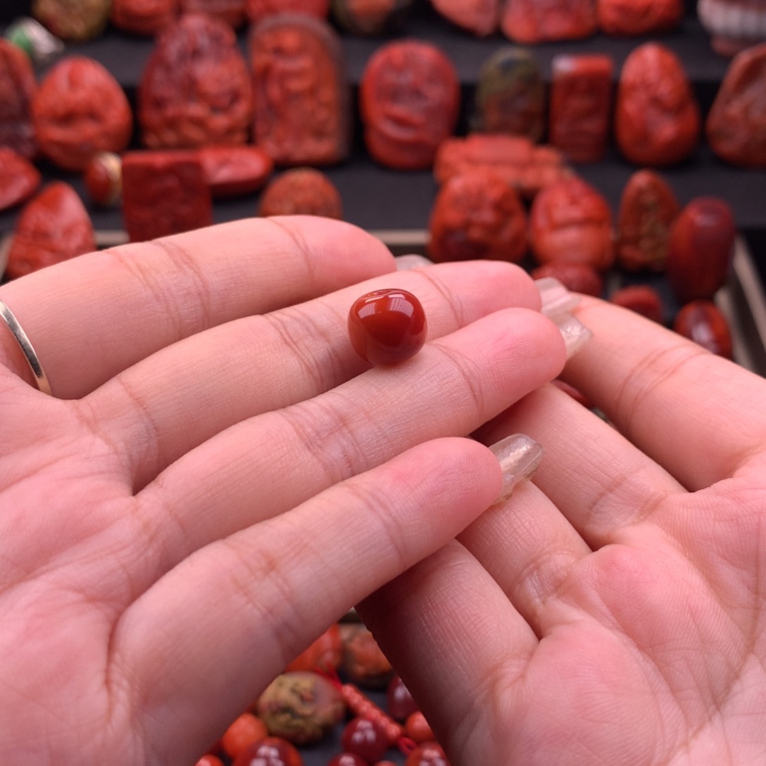 南红玛瑙南红川料原矿老型10.6mm未镶嵌