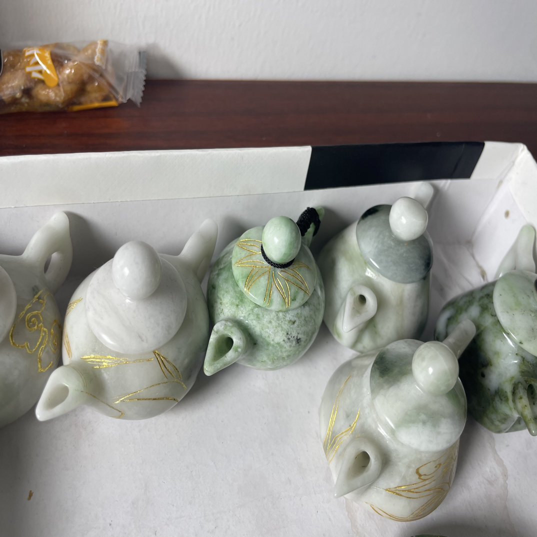 独山玉果绿色把件，拍一发一个