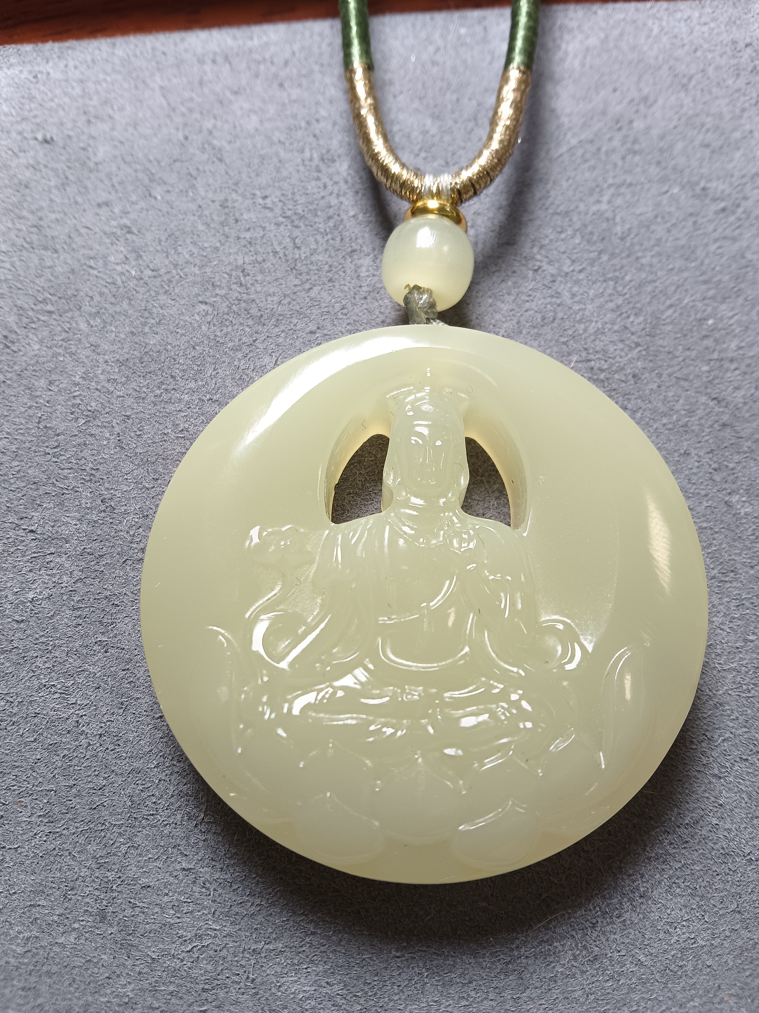 圆牌玉观音吊坠手工镂空雕刻工艺精美大气情侣款吊坠（圆观音