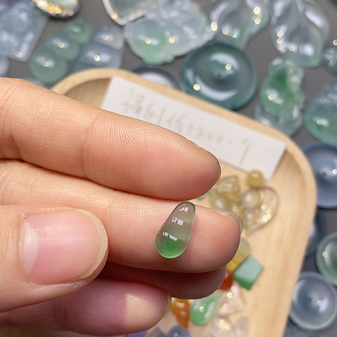 定制翡翠未镶嵌翡翠