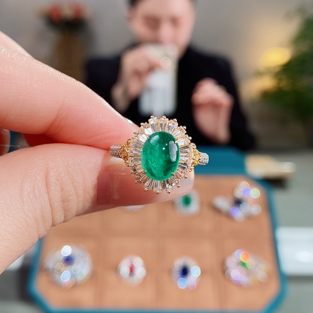 祖母绿戒指18K金镶嵌1.85ct哥伦比亚