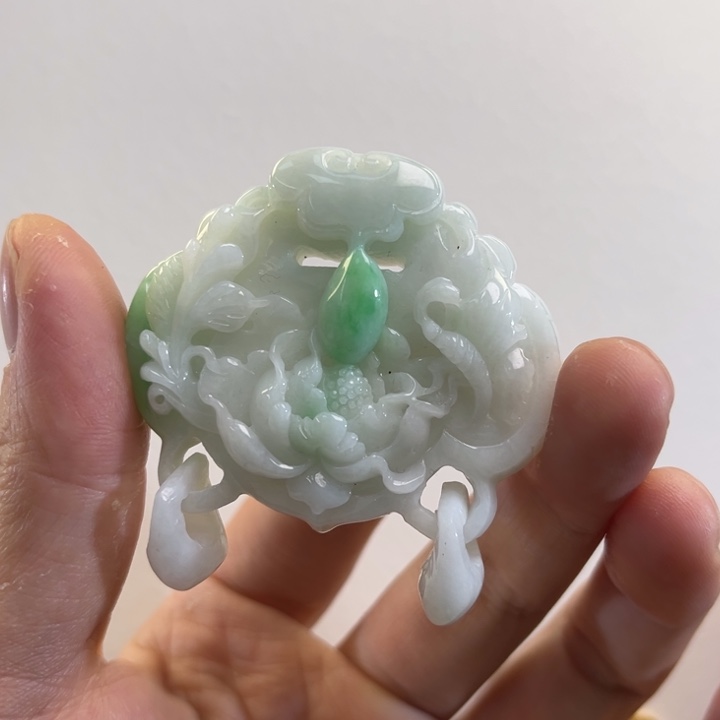 翡翠吊坠(赠链)未镶嵌代编织