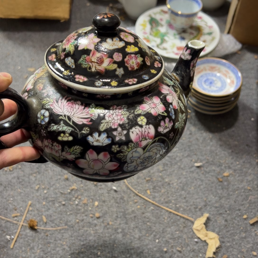 其他陶600cc黑底万花茶壶 