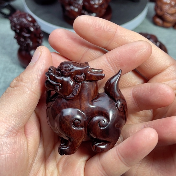 把件黄花梨/降香黄檀貔貅