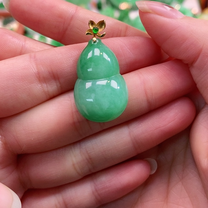 颈饰未镶嵌翡翠吊坠