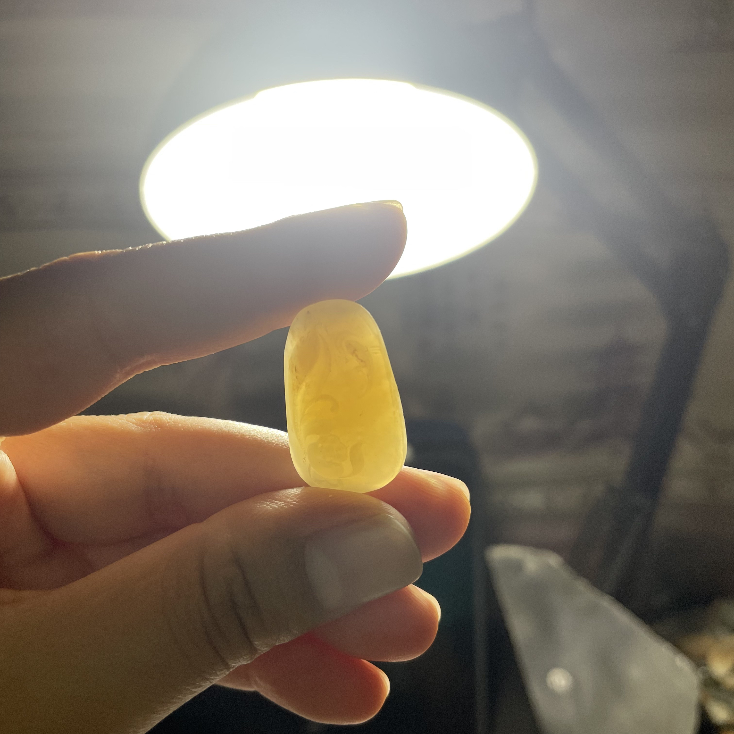 和田玉黄糖小吊坠
