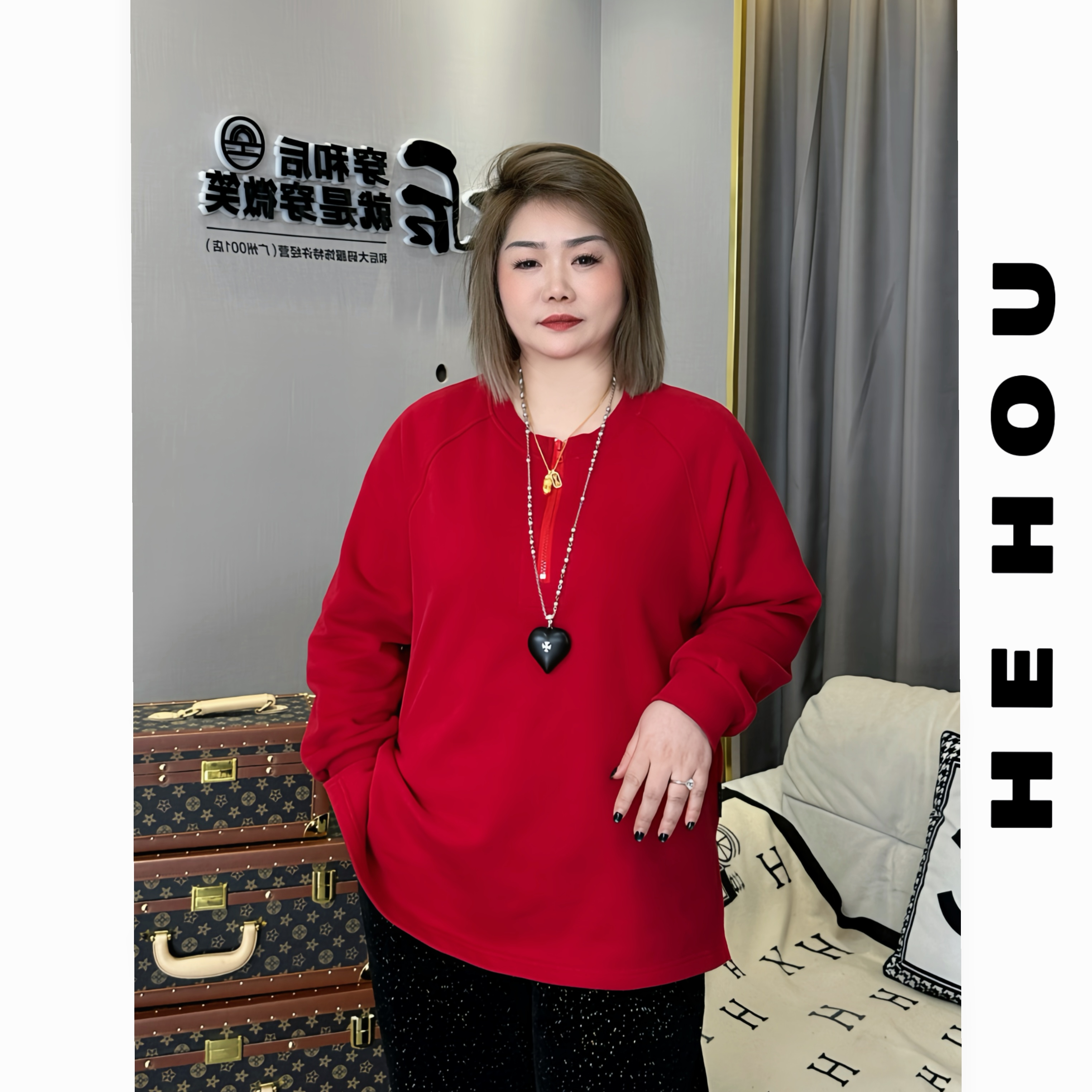 52268 和后大码 秋冬长袖显瘦拉链纯色高级休闲设计感印花T恤