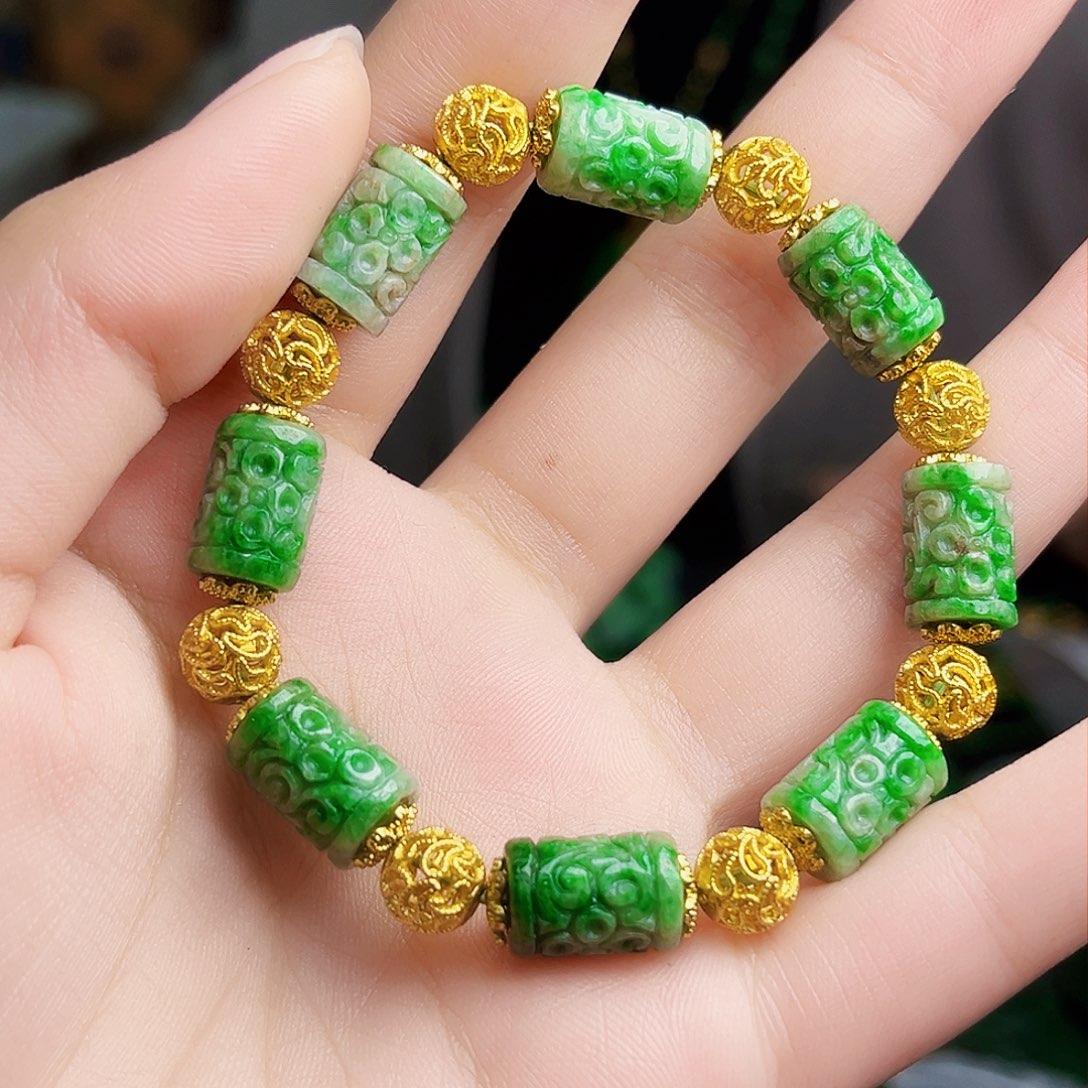 颈饰未镶嵌翡翠多样性