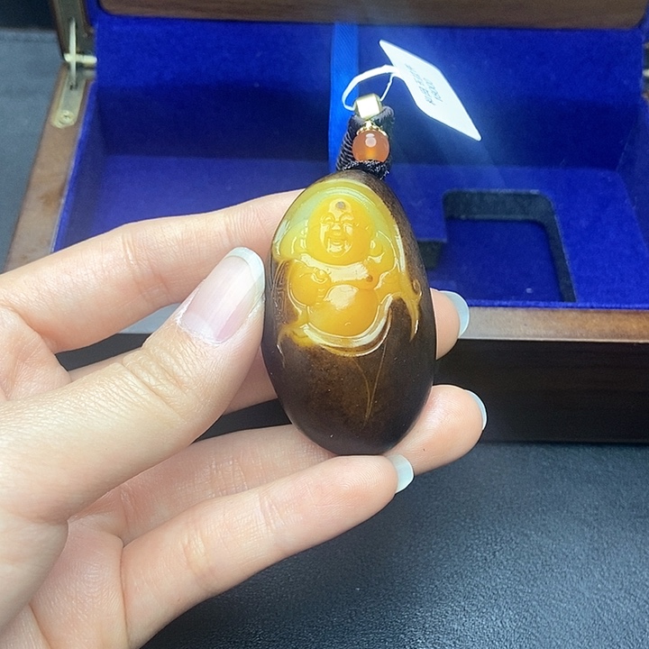 和田玉挂件未镶嵌我***的N