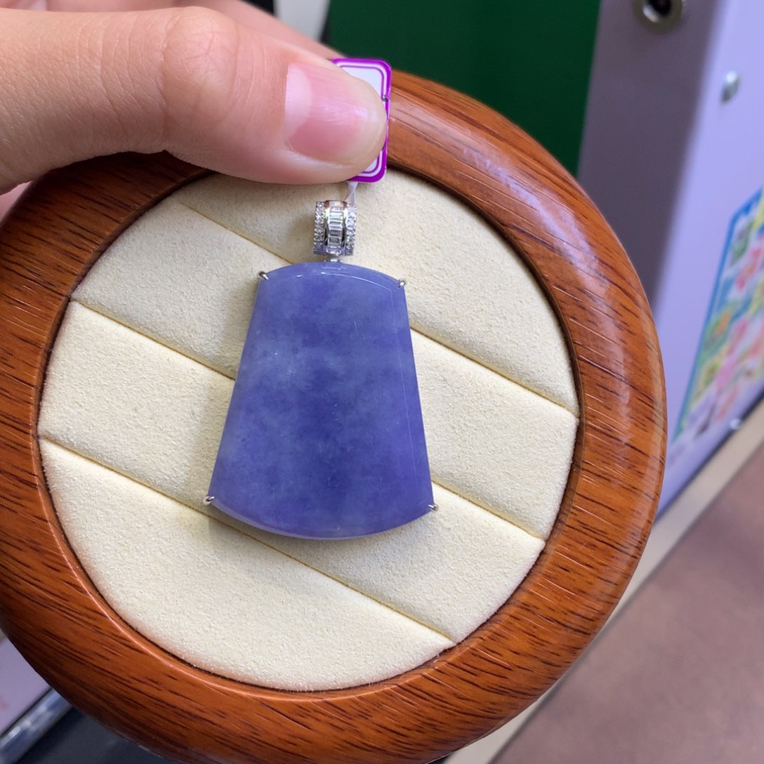 快***馨翡翠18K金镶嵌颈饰翡翠