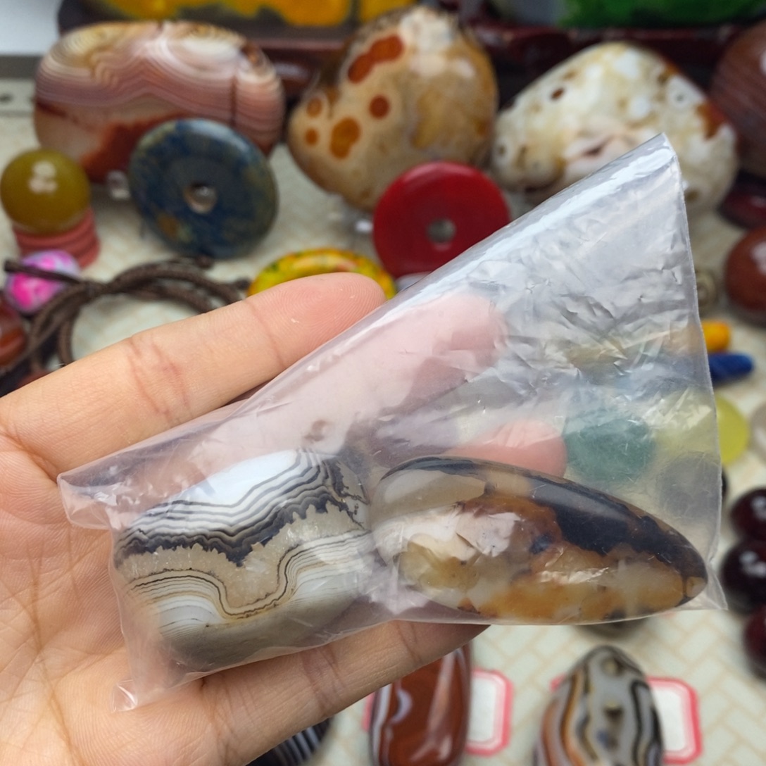 傲***美玛瑙/玉髓未镶嵌颈饰