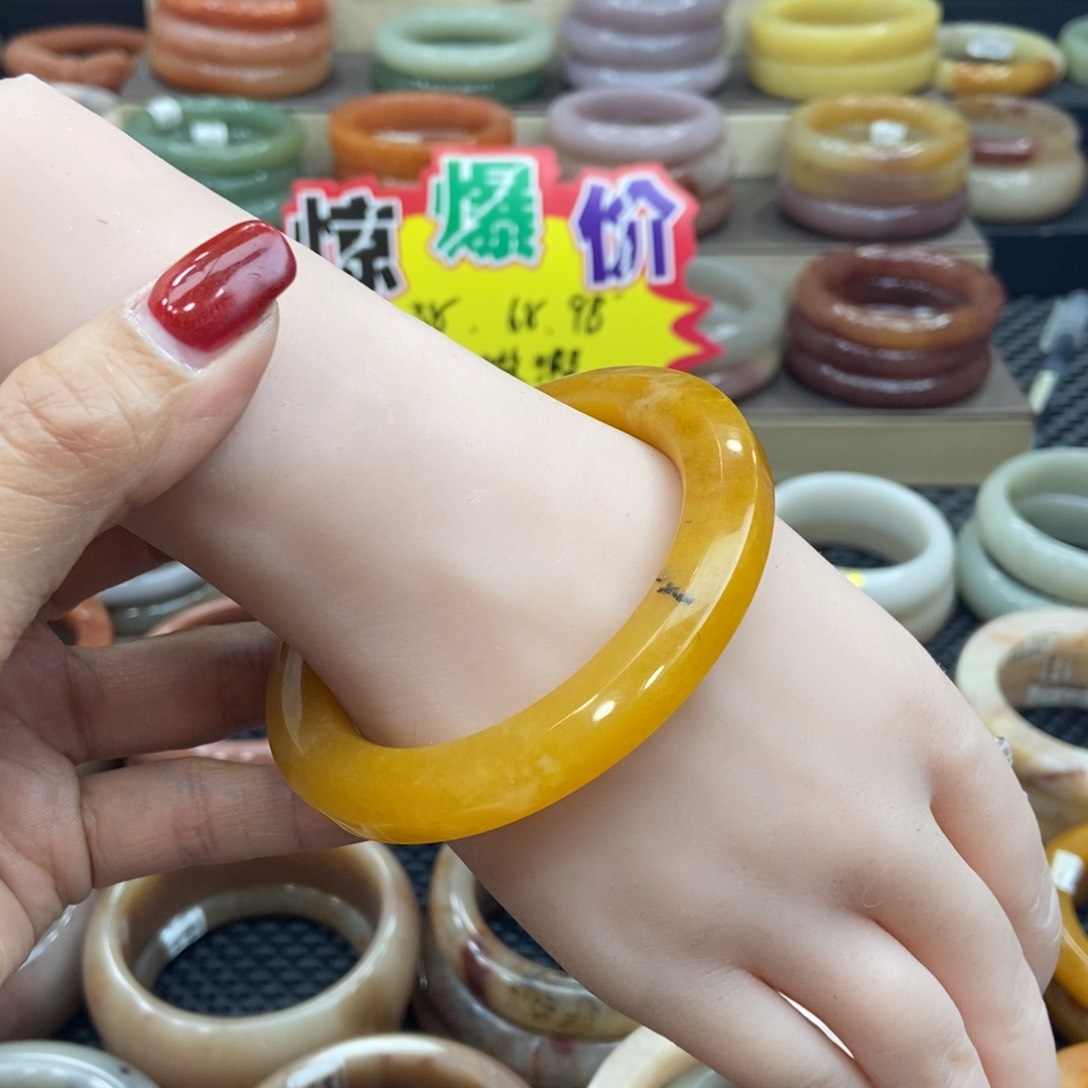 石英质玉手镯未镶嵌