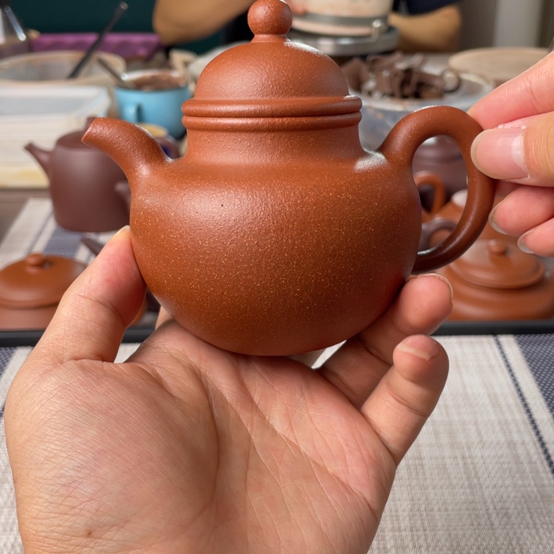 茶壶紫砂半手工红降坡掇球壶210cc