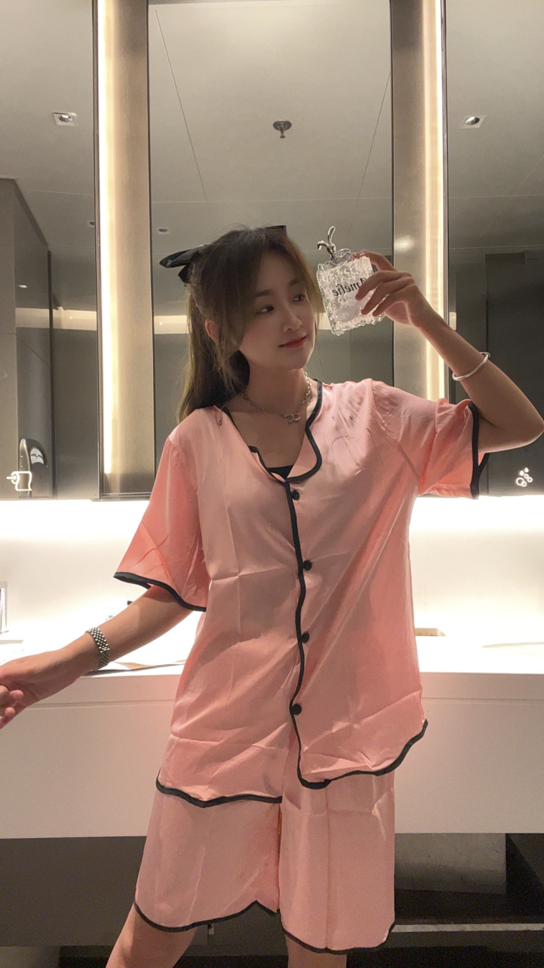 浮浮链接2夏季短袖V领薄款睡衣家居服套装网红甜美宽松上衣