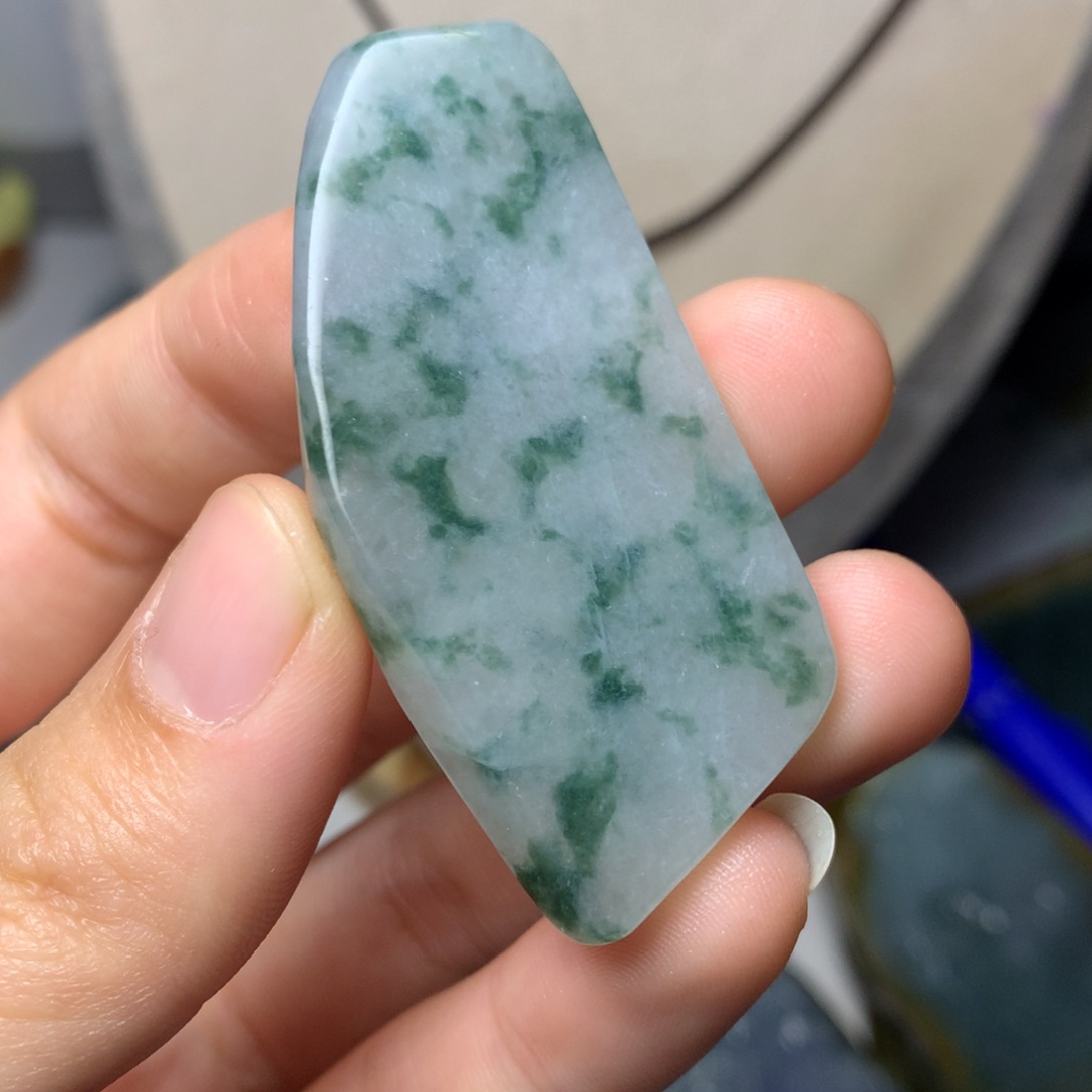 翡翠颈饰未镶嵌吊坠