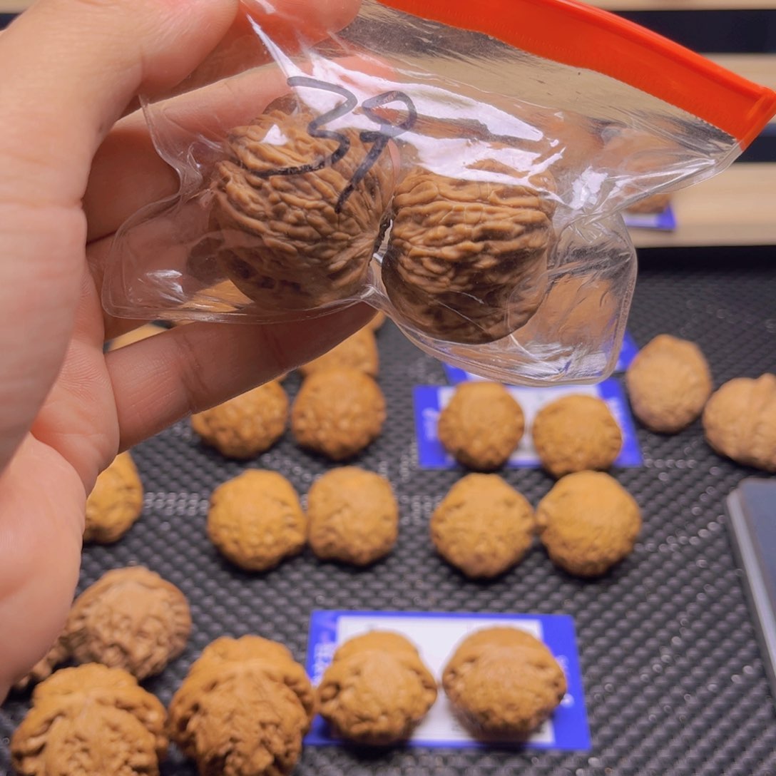 文玩核桃把件G****o磨盘39全品