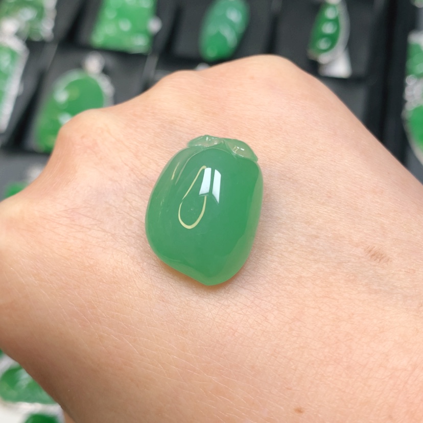 【闪购商品】翡翠未镶嵌颈饰寿桃