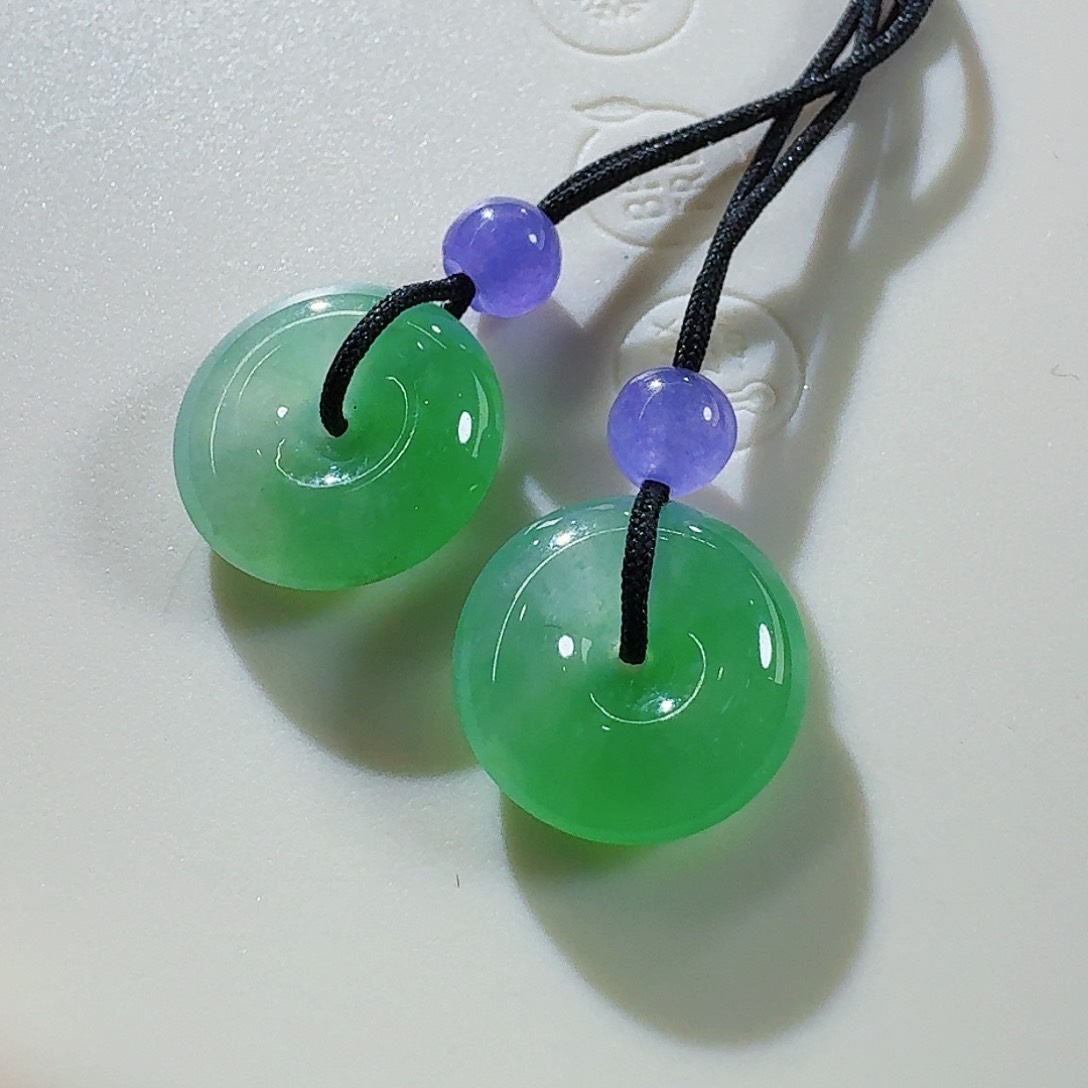 翡翠颈饰未镶嵌平安扣一对