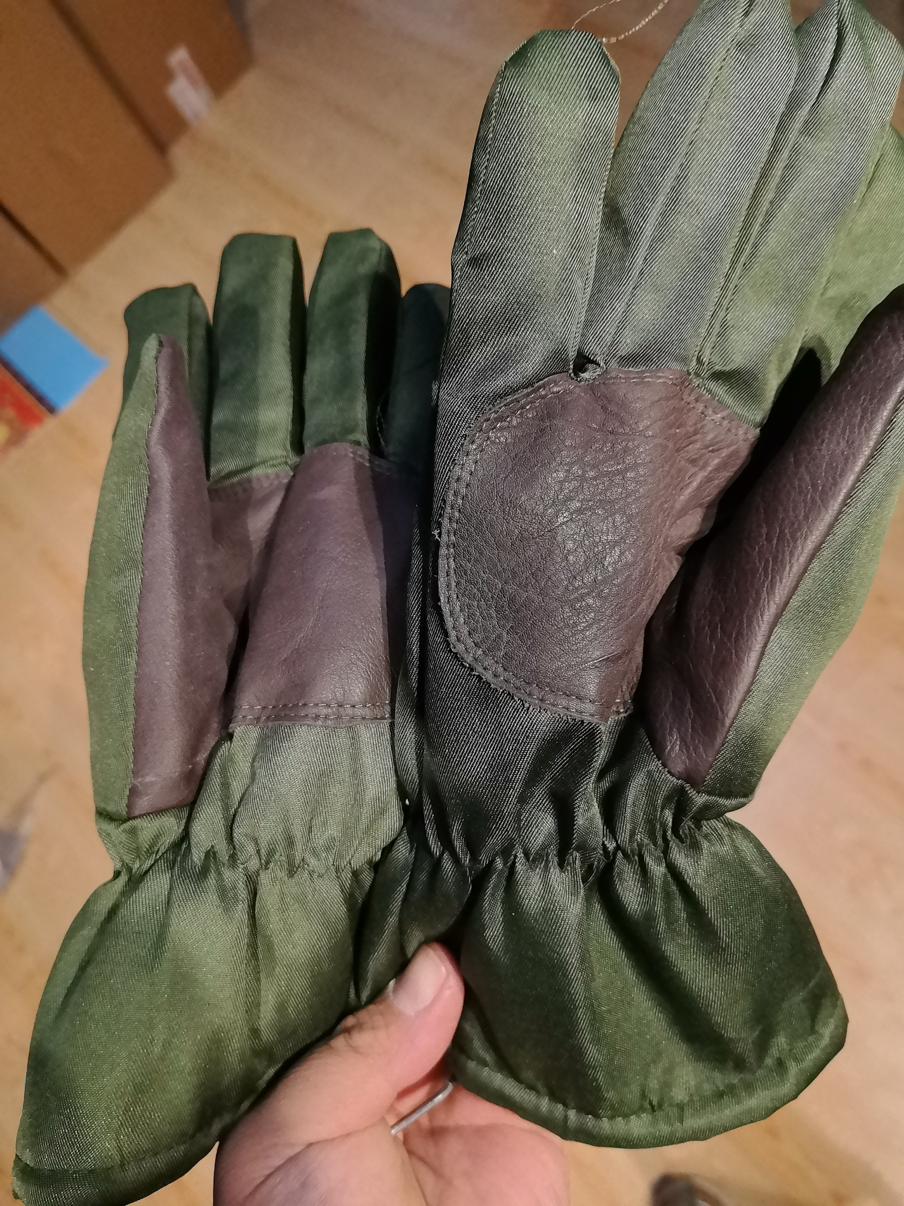 真毛一体手套冬季防风防寒男女骑车保暖加厚耐磨五指三指