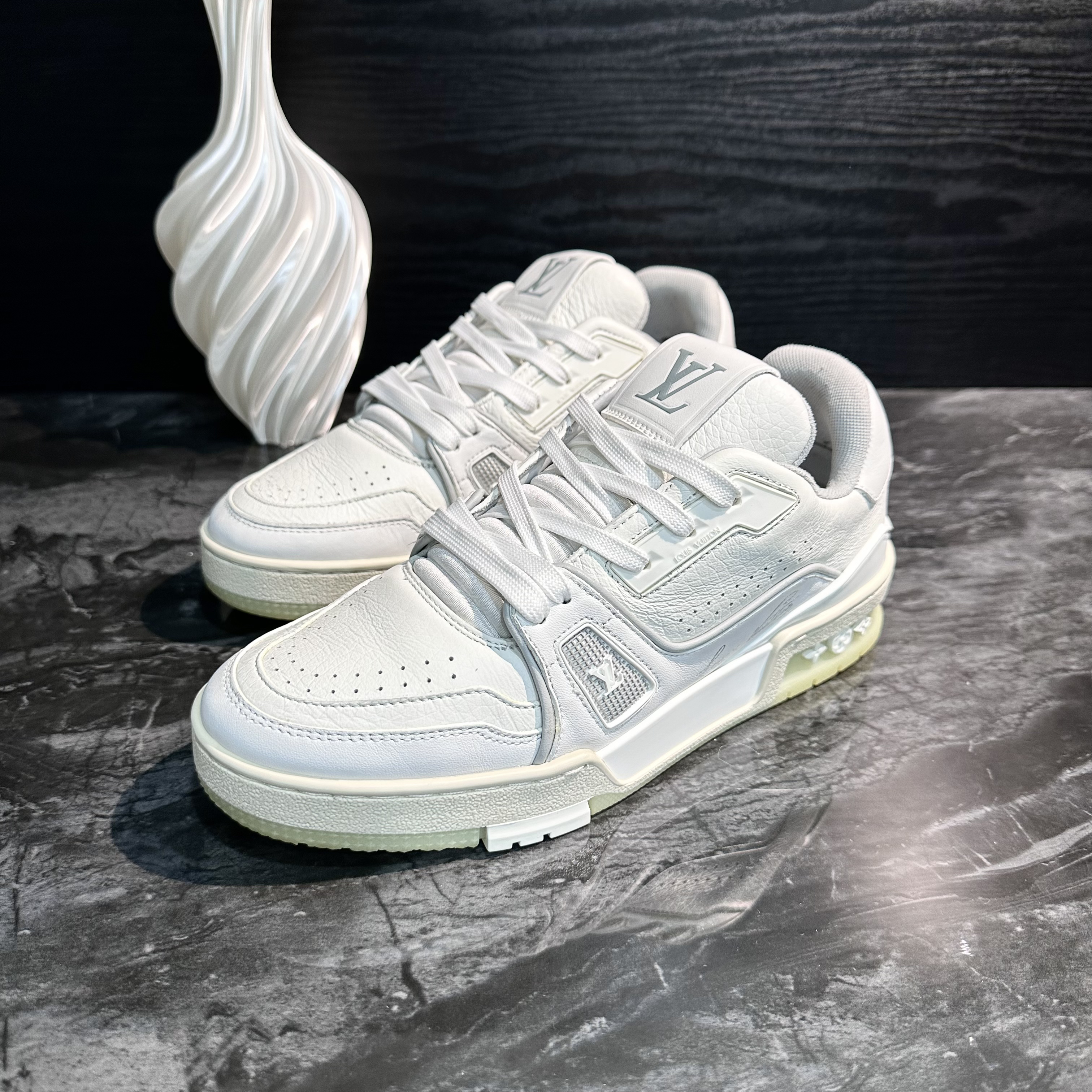 95新 LouisVuitton/路易威登 1003/37.5码/白水泥Trainer板鞋