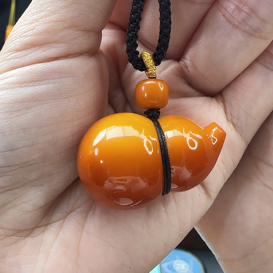 未镶嵌颈饰琥珀吊坠