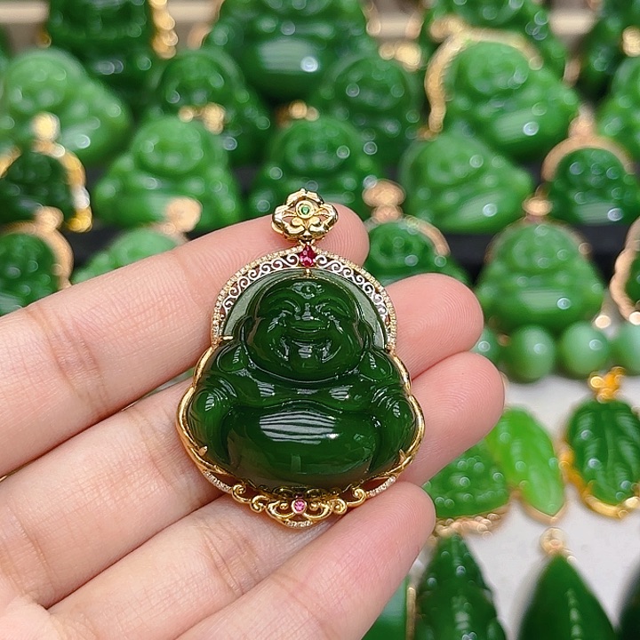 和田玉（碧玉）颈饰18K金镶嵌