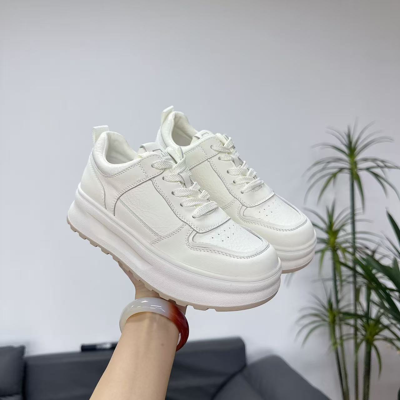 CK2508简约百搭软底休闲小白鞋白色