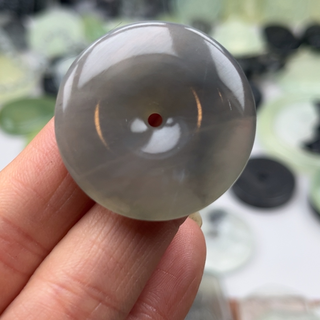 蛇纹石玉未镶嵌其他挂件