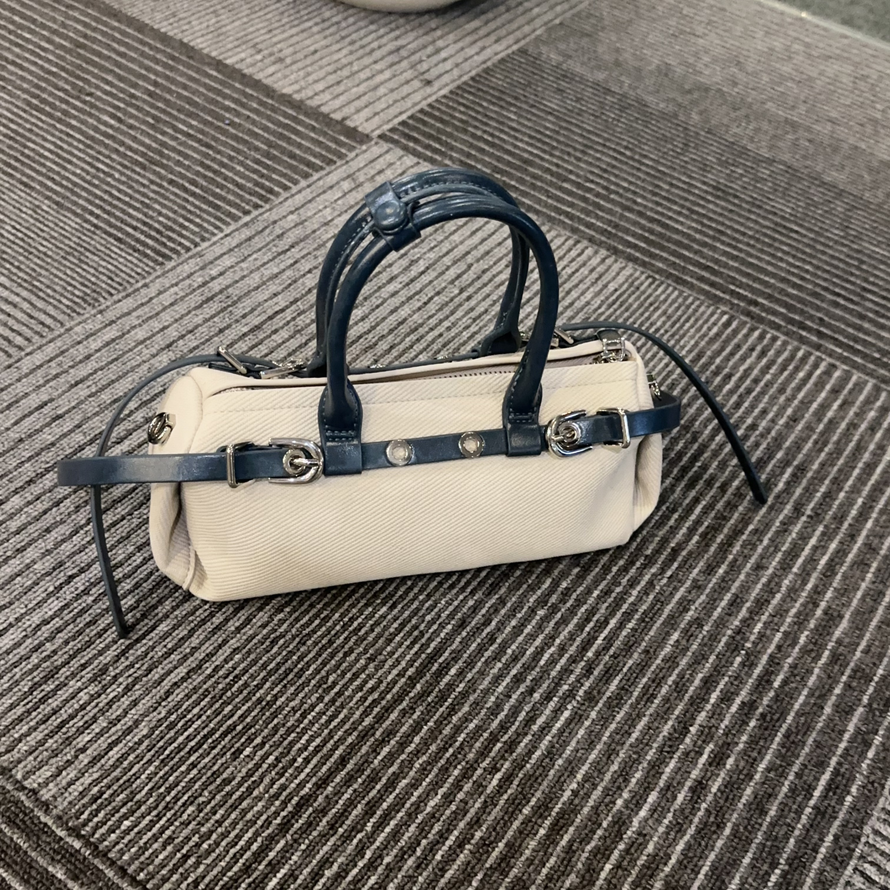 【OS&oneshow】2025新款横版手提法棍包时尚小众复古潮流斜跨包